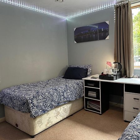 Апартаменты London Gateway Get-Away Хаунслоу Экстерьер фото